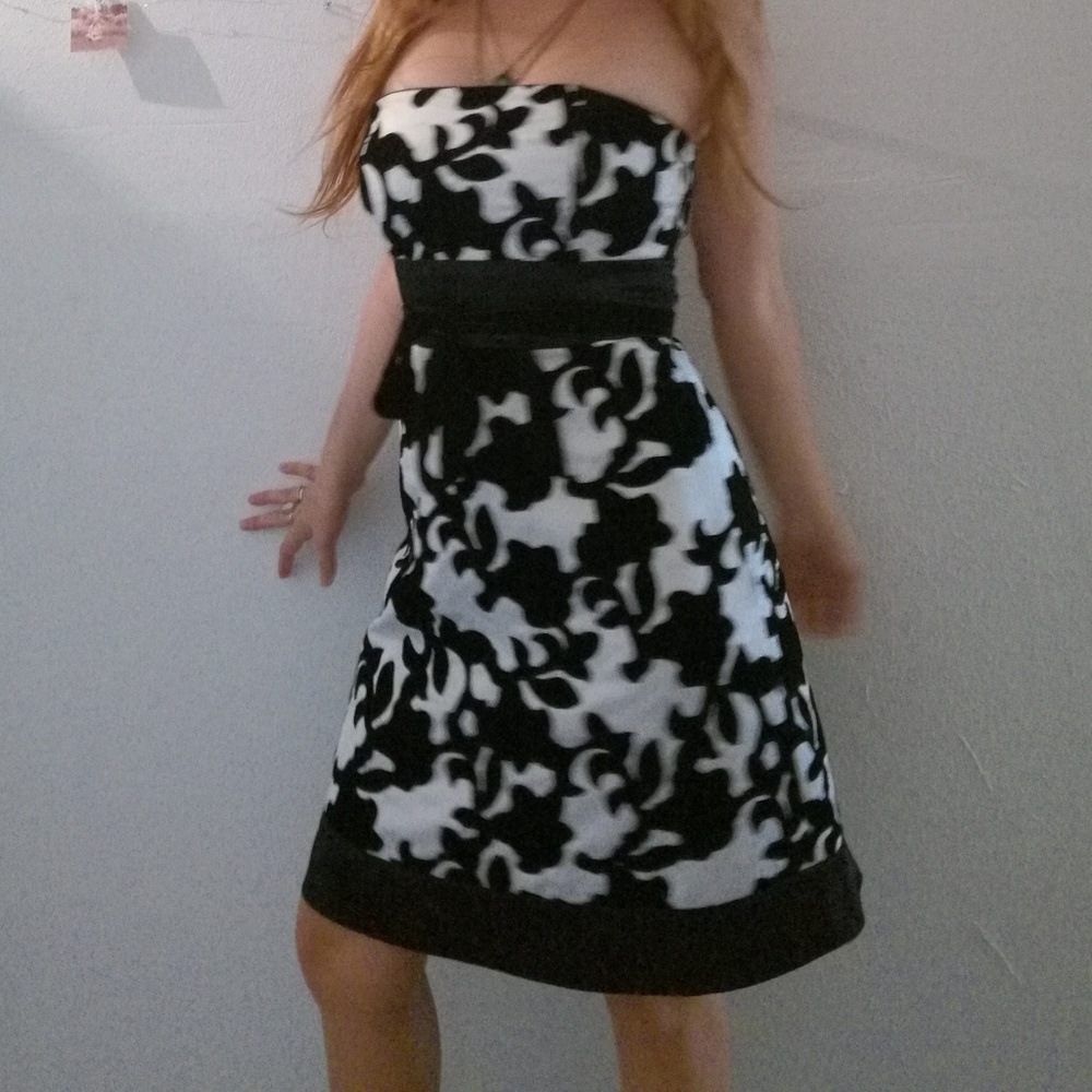 White House Black Market Strapless Dress